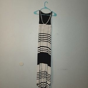 Mossimo black & white striped dress